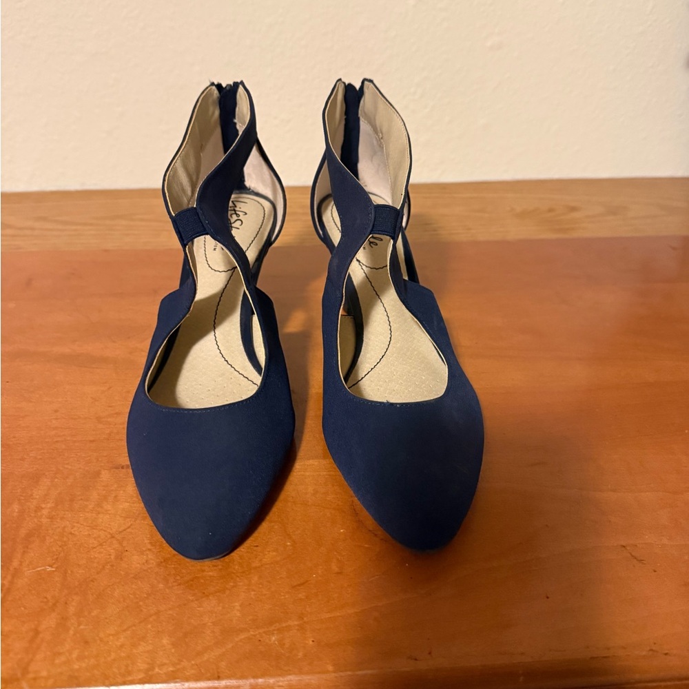 Life Stride Giovanna 2  Navy Blue Heels